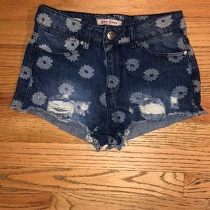 Hot kiss distressed shorts